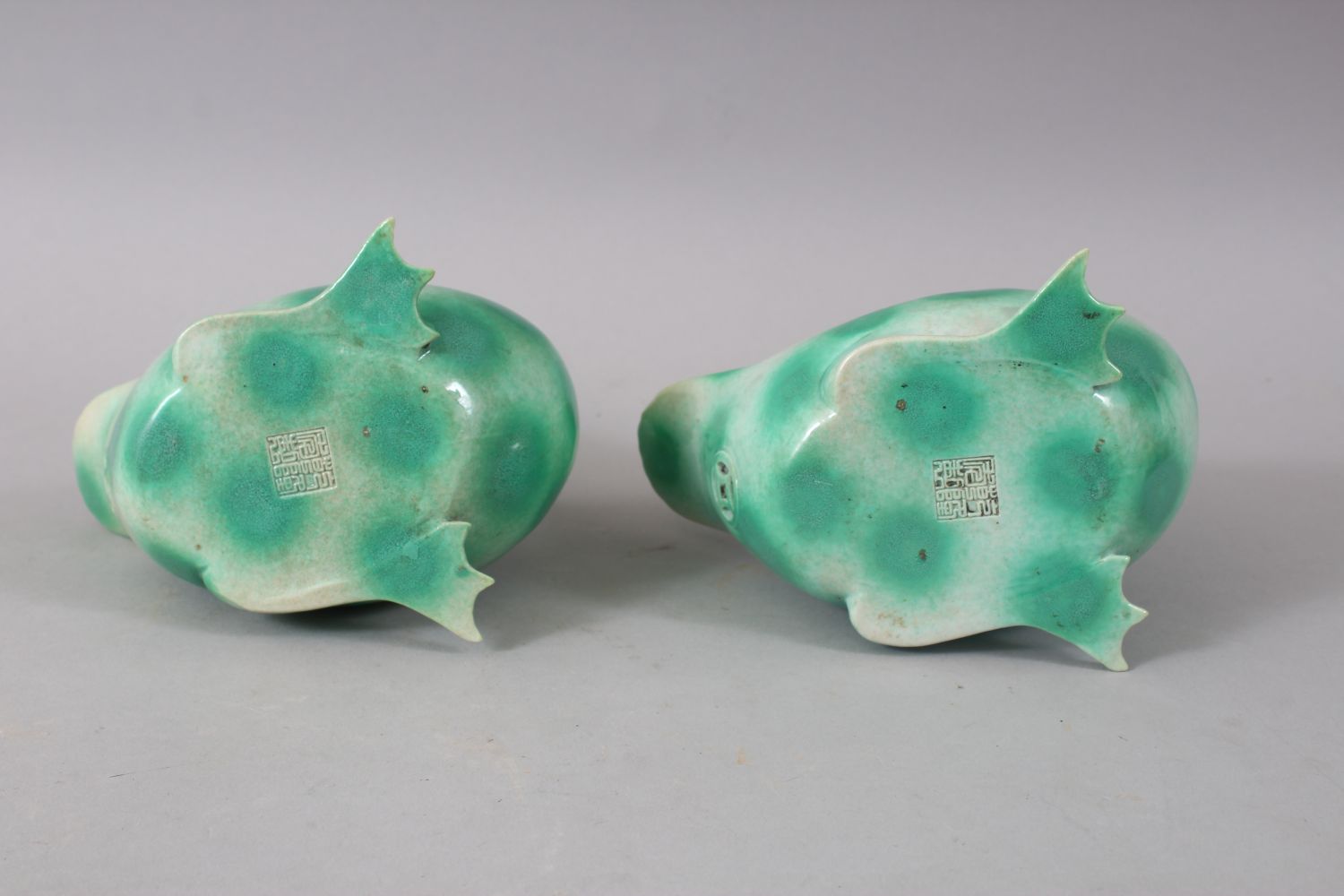 A GOOD PAIR OF CHINESE GREEN GROUND PORCELAIN GEESE / DUCK CENSERS & COVERS, both in original boxes, - Image 4 of 7