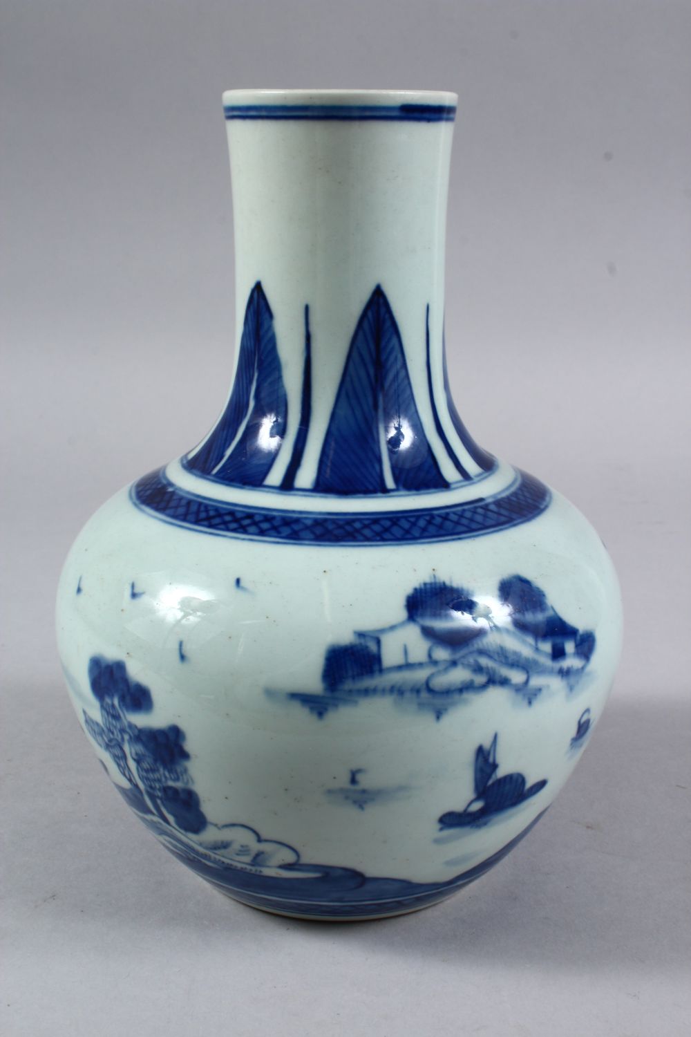 A 19TH CENTURY CHINESE EXPORT CANTON BLUE & WHITE PORCELAIN BOTTLE VASE, the body with decoration of - Image 3 of 5