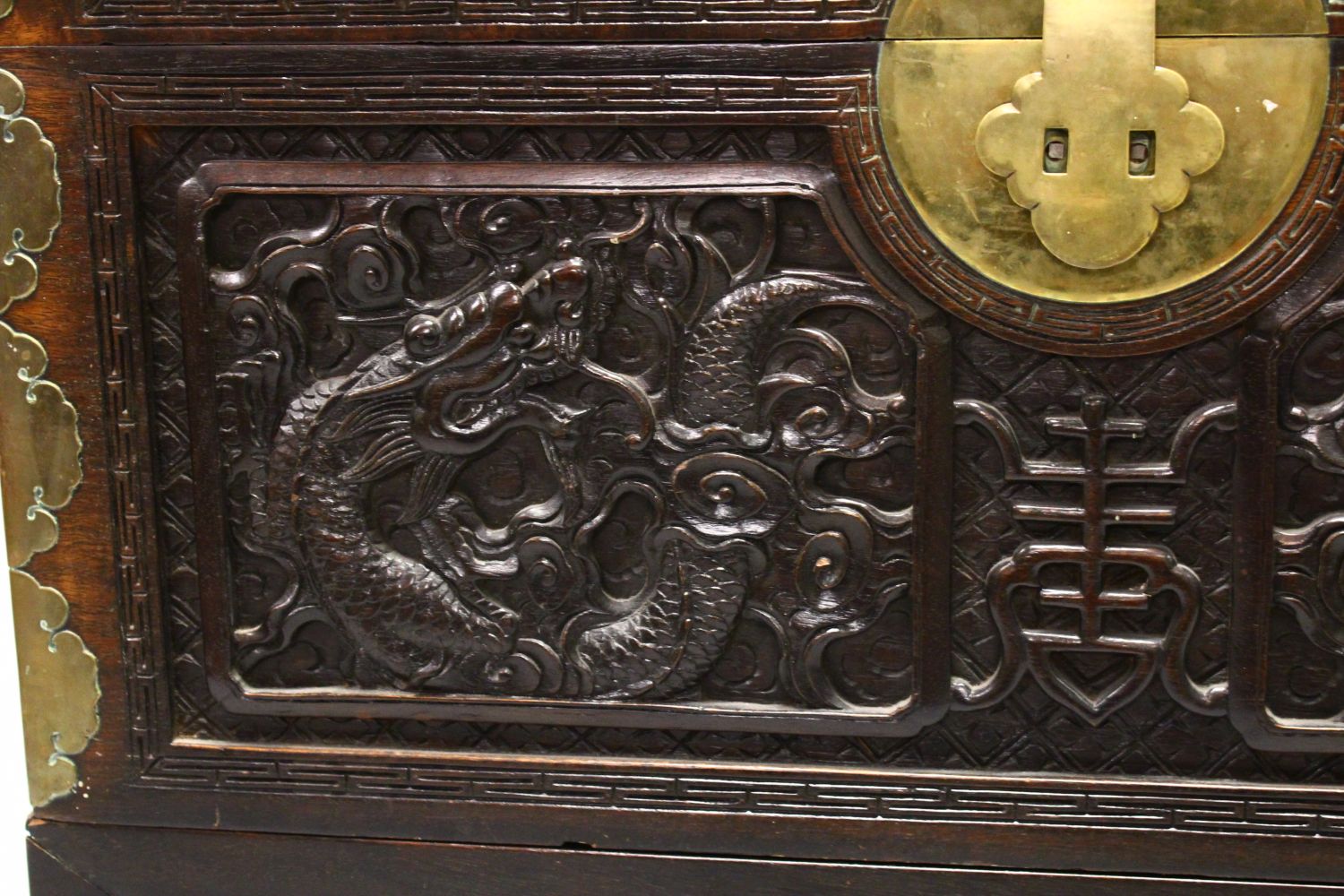 A GOOD 19TH CENTURY CHINESE CARVED HARDWOOD / HONGMU DRAGON CARVED LIDDED CHEST, the panels of the - Image 5 of 9