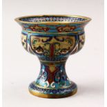 A GOOD QUALITY 19TH / 20TH CENTURY CHINESE CLOISONNE STEM CUP, with wired decoration depicting