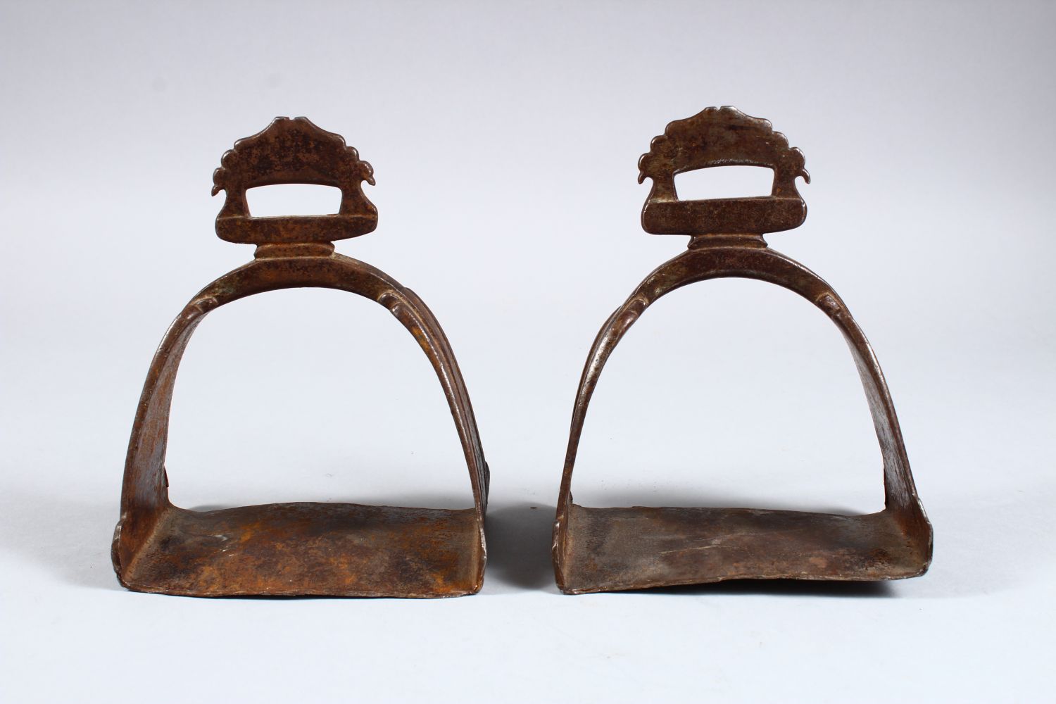 A GOOD PAIR OF 18TH / 19TH CENTURY BRONZE STIRRUP, 15cm x 13cm wide - Image 2 of 2