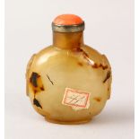 A GOOD 19TH / 20TH CENTURY CHINESE CARVED AGATE SNUFF BOTTLE, the shoulders with moulded lion dog