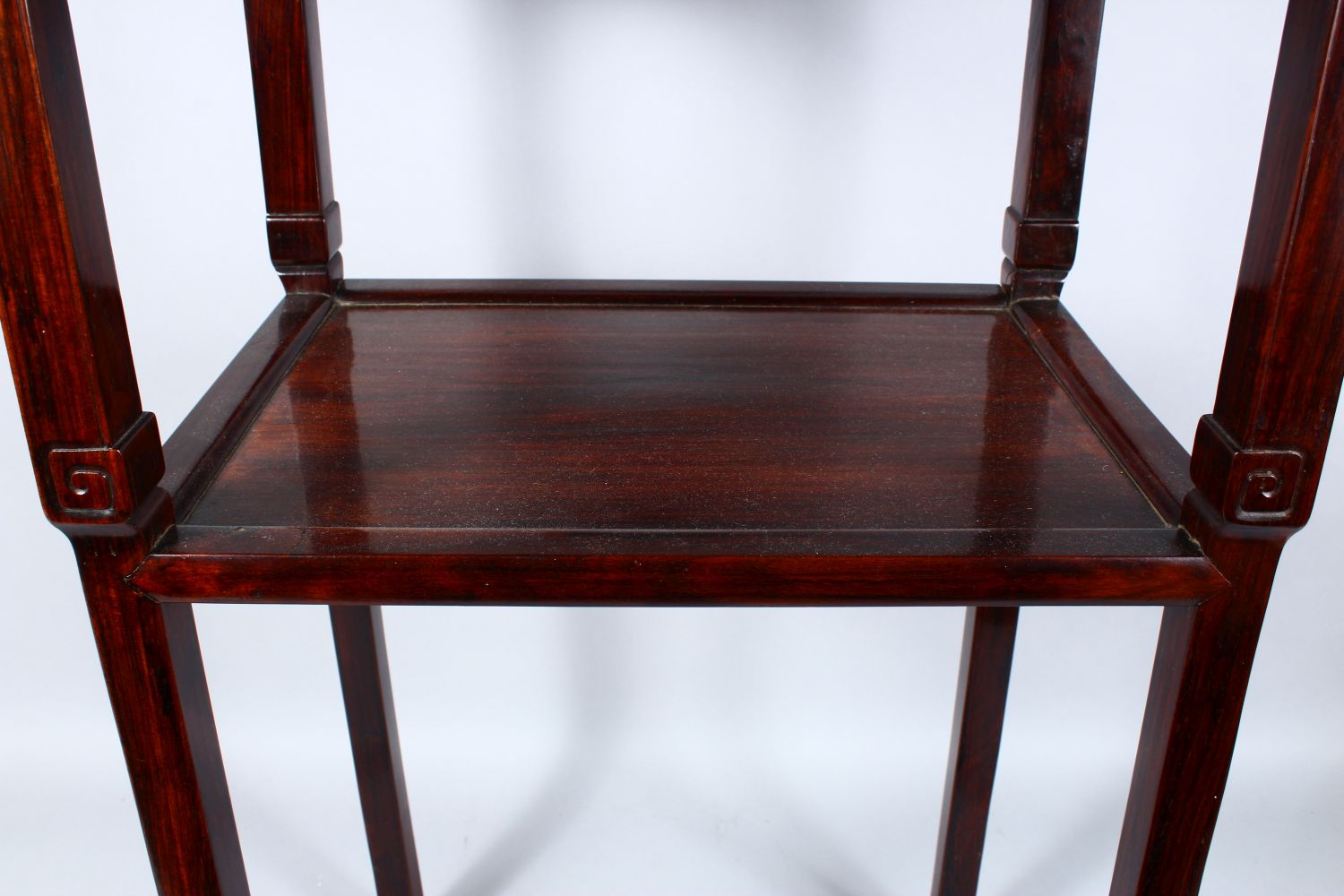 A GOOD 19TH CENTURY CHINESE HUANGHUALI HARDWOOD SIDE TABLE, the rectangular formed table with simple - Image 5 of 6