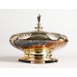 A VERY GOOD CIRCULAR PIERCED ROSE BOWL AND STAND, with a classical female handle, pierced top, on