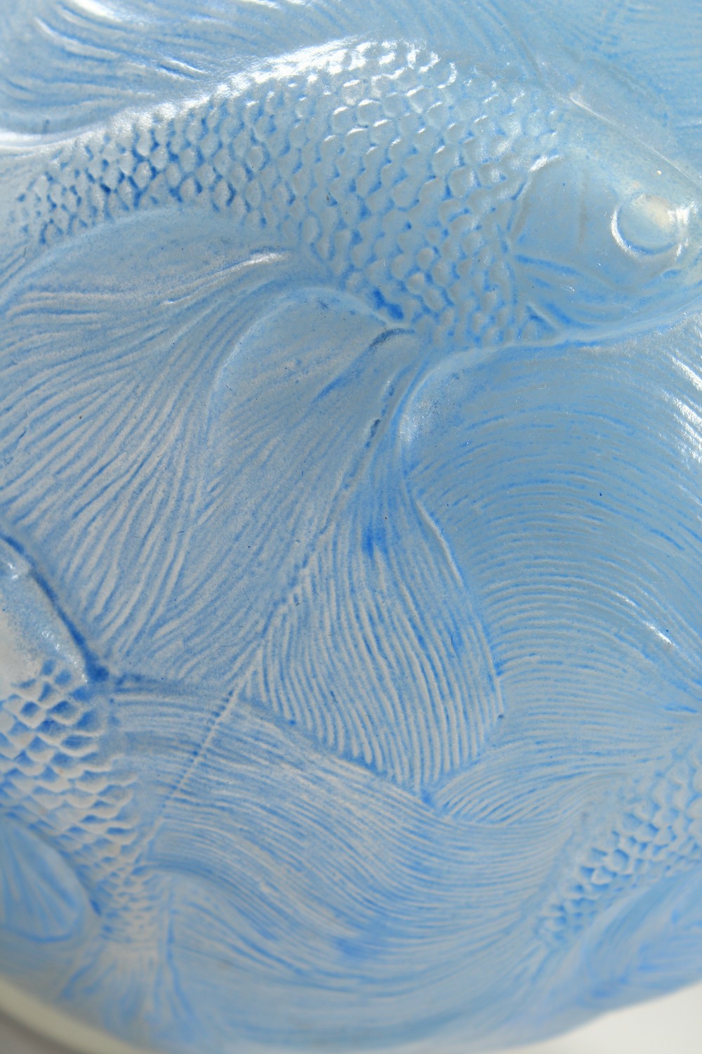 A LALIQUE BLUE TINTED VASE "FORMOSE". Etched R. LALIQUE, FRANCE. 16.5cm. - Image 4 of 7