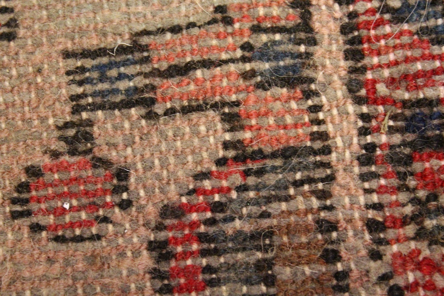 A PERSIAN RUG, 20TH CENTURY, red ground with central medallion, within a dark blue border. 6ft 10ins - Image 9 of 9