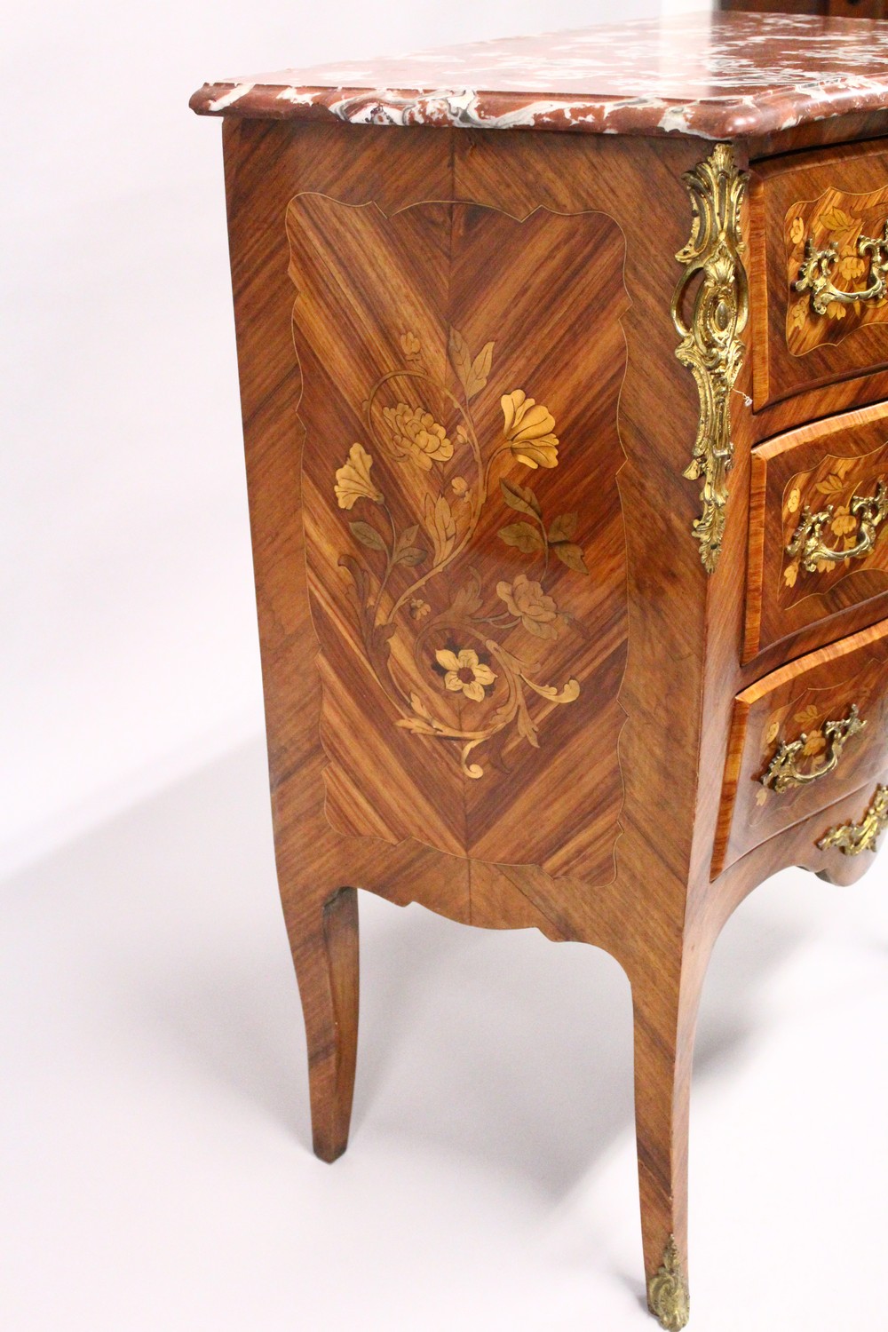 A GOOD SMALL 19TH CENTURY FRENCH KINGWOOD BOMBE COMMODE, with rouge marble top, ormolu mounts, three - Image 3 of 4