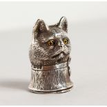 A NOVELTY SILVER CATS HEAD VESTA 1.5ins high.