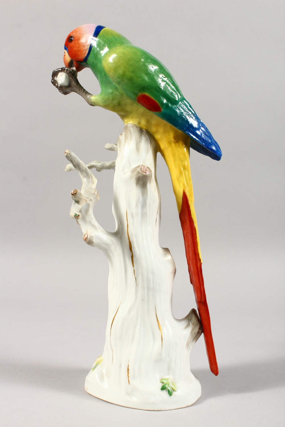 A VERY GOOD MATCHED PAIR OF 19TH CENTURY MEISSEN PORCELAIN PARAKEETS, brilliant colours, standing on - Image 13 of 20