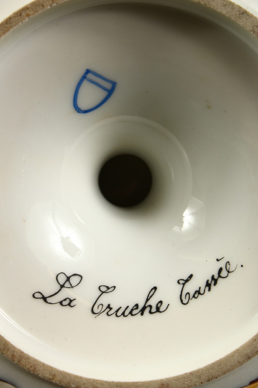 A SUPERB 19TH CENTURY VIENNA COMPORT, "LA CRUCHE CASSEE". Beehive mark in blue. 9ins diameter. - Image 13 of 14