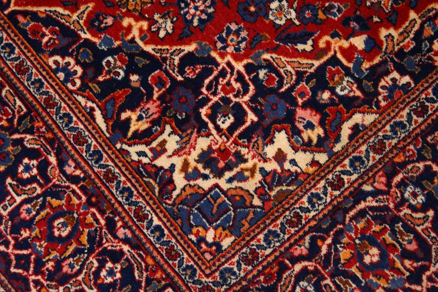 A GOOD KASHAN RUG, first half of 20th Century, red ground with all-over stylised floral - Image 4 of 11