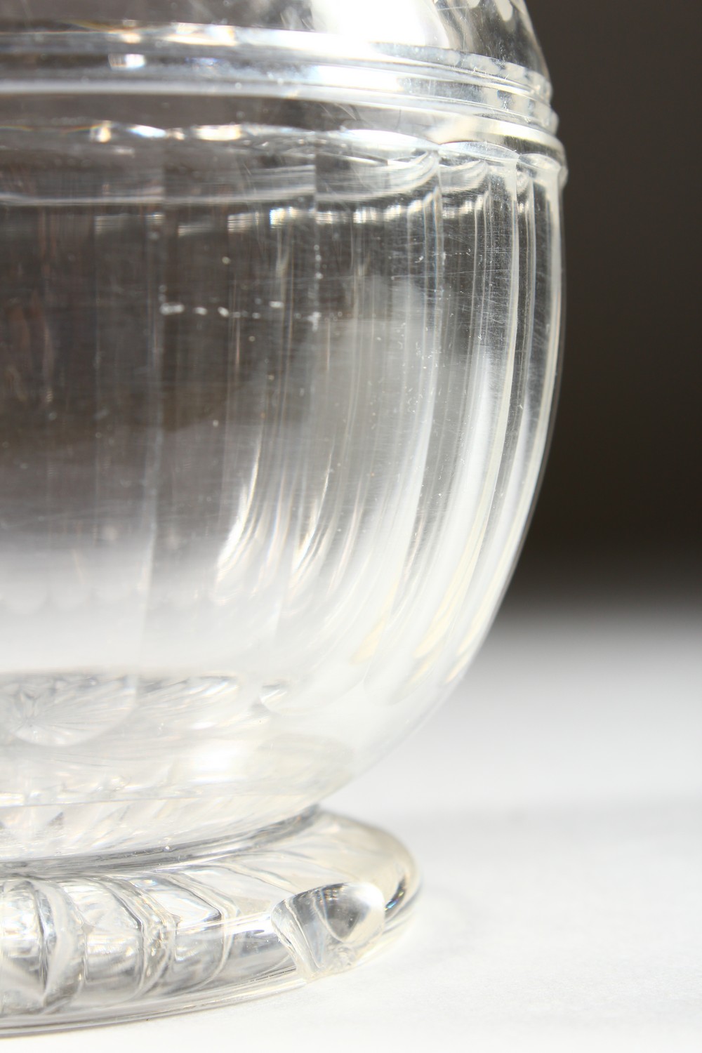 A DEEP CUT GLASS JUG. - Image 4 of 9