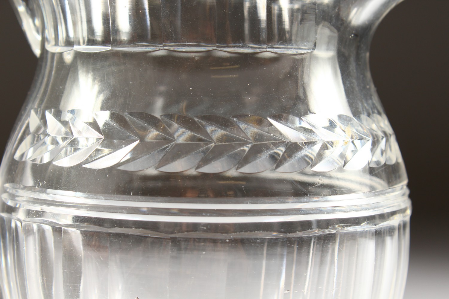 A DEEP CUT GLASS JUG. - Image 3 of 9