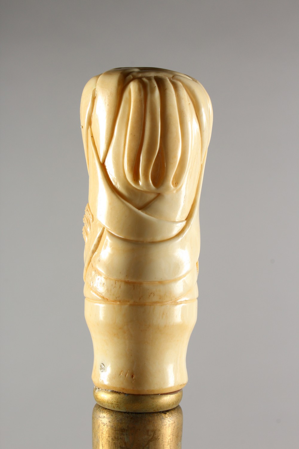 A BONE HANDLED WALKING STICK, carved as a bust of a man. 36ins long. - Image 4 of 8