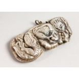 A NOVELTY SILVER DRAGON VESTA CASE. 3ins long.