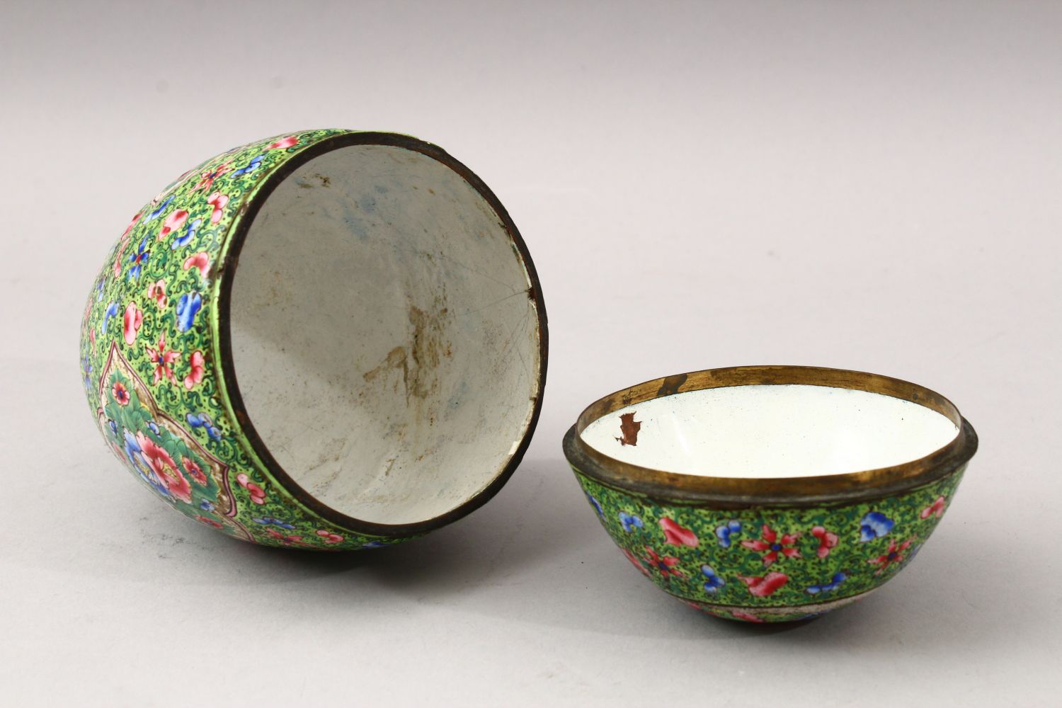 A GOOD 19TH CENTURY CHINESE CANTON ENAMEL EGG, the egg with a green ground with floral panel - Image 2 of 4