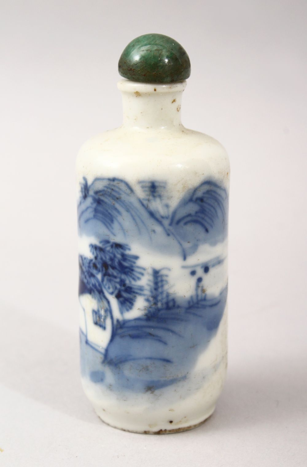 A GOOD 19TH CENTURY CHINESE BLUE & WHITE PORCELAIN SNUFF BOTTLE, Adecorated with scenes of