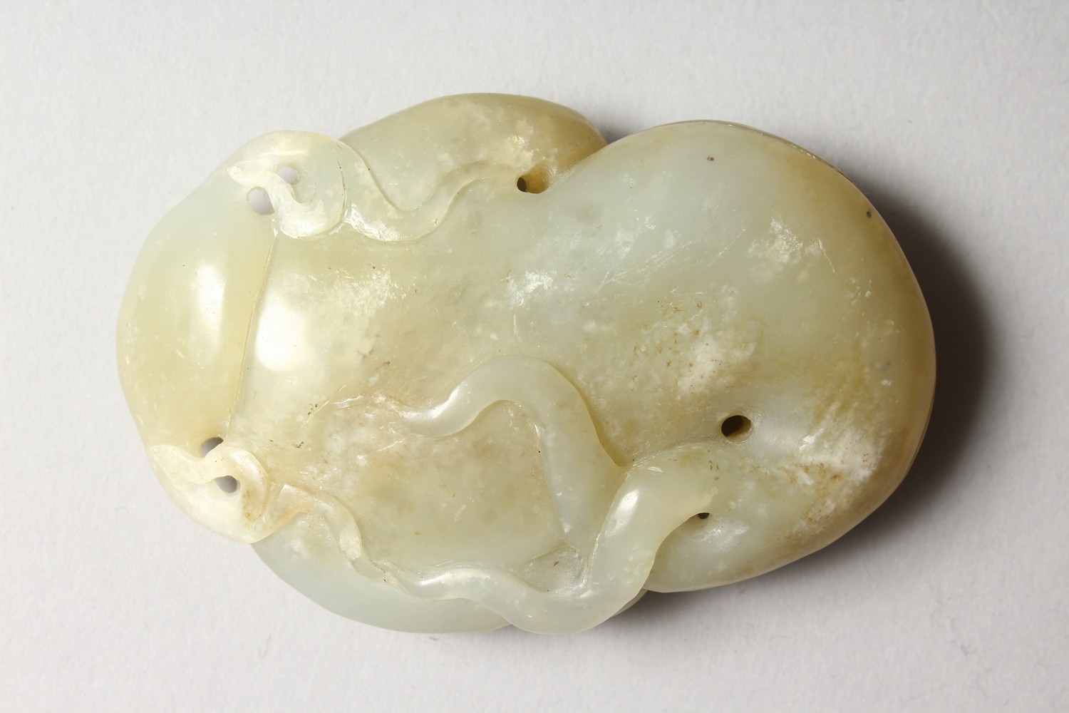 A GOOD CHINESE CARVED JADE PEBBLE OF SHOU LAO, the carving depicting shou lao god of longevity, 7. - Image 3 of 7