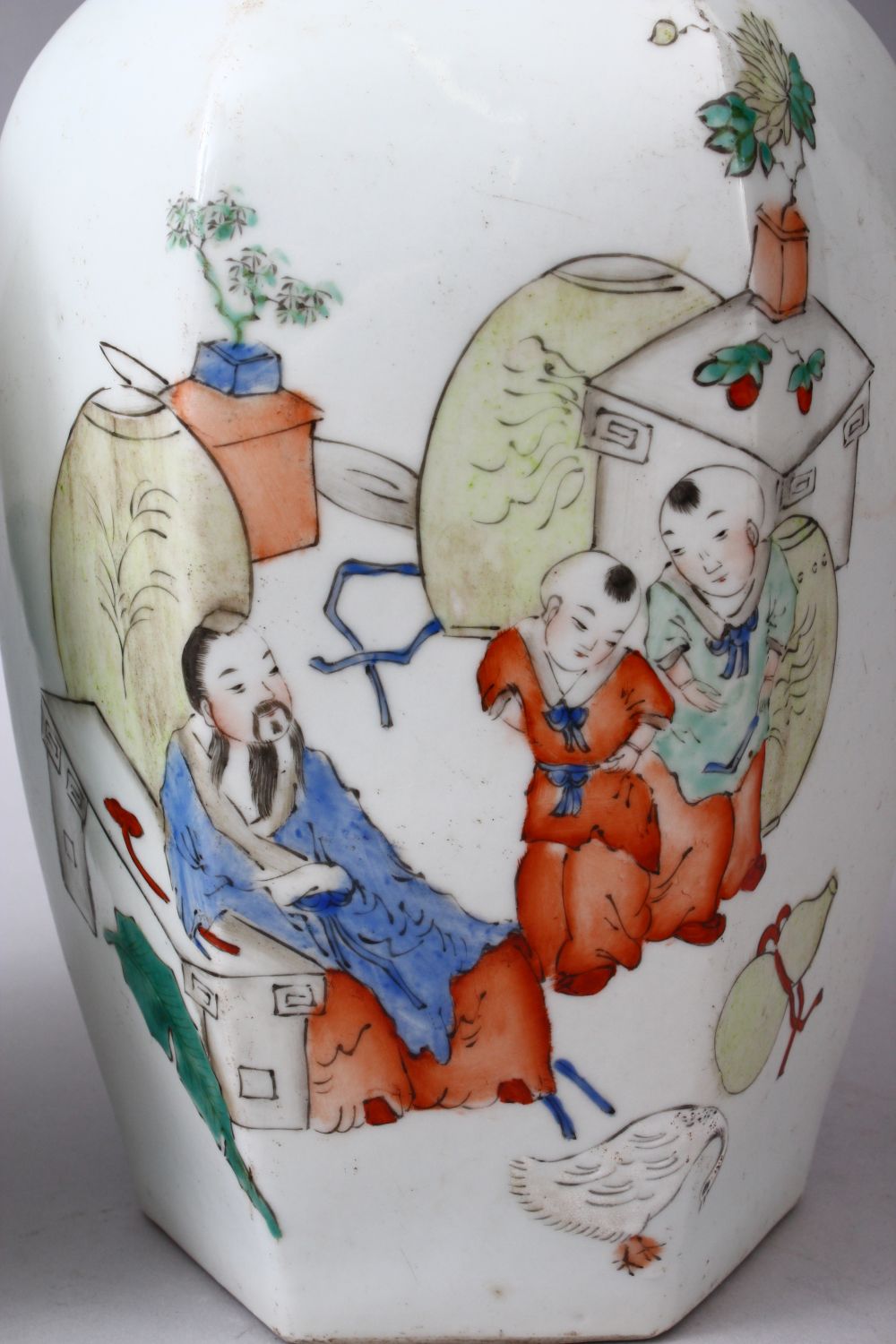 A GOOD PAIR OF CHINESE REPUBLIC STYLE FAMILLE ROSE HEXAGONAL FORM PORCELAIN JARS & COVERS, The - Image 3 of 6