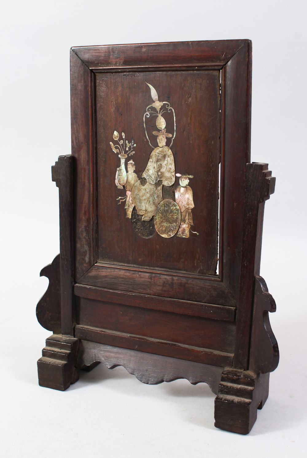 A 19TH CENTURY CHINESE HARDWOOD TABLE SCREEN, with mother of pearl inlaid decoration, (A,F), 31xm