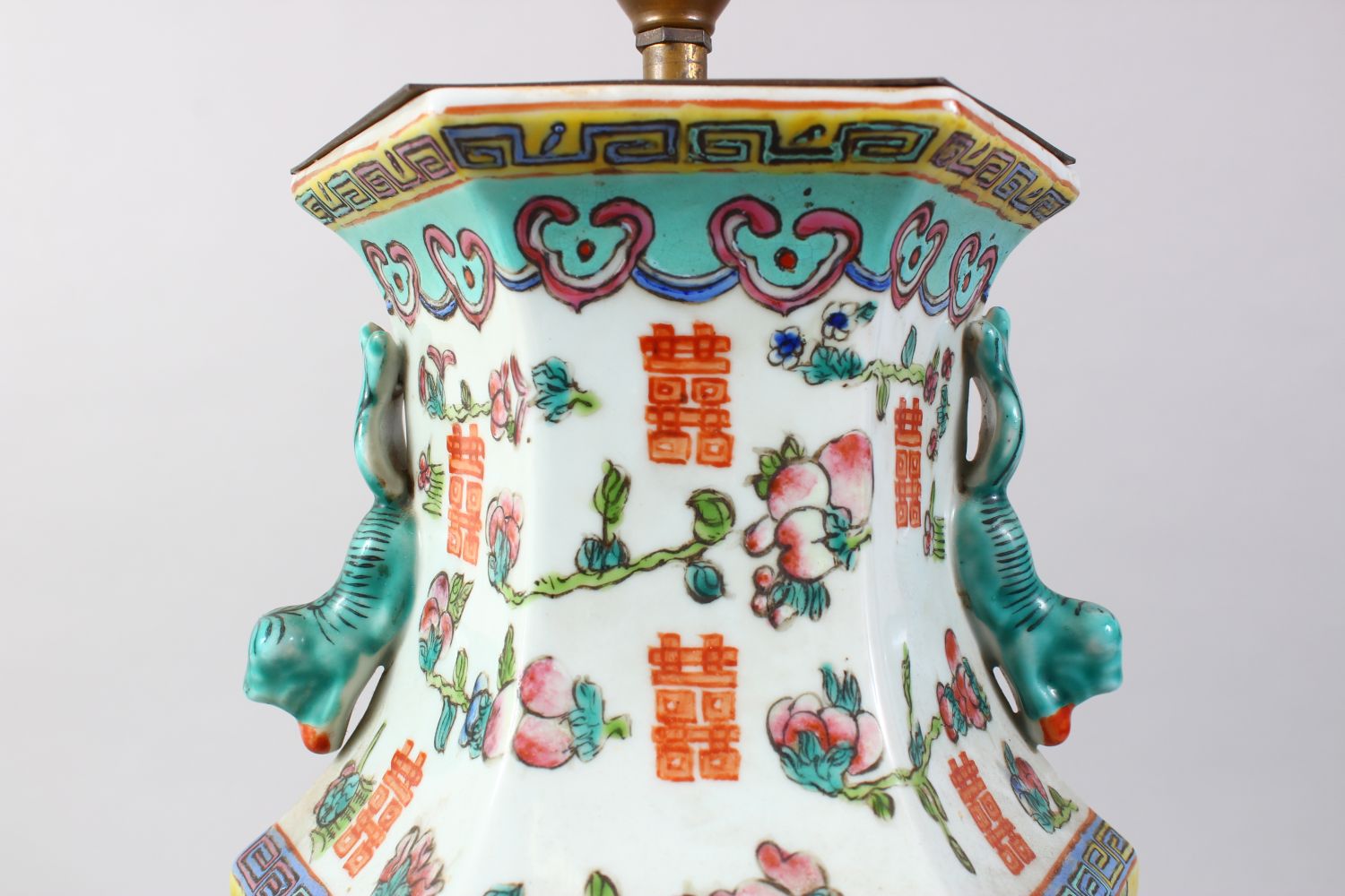 A 19TH / 20TH CENTURY CHINESE FAMILLE ROSE PORCELAIN VASE / LAMP, the body of the vase decorated - Image 2 of 3