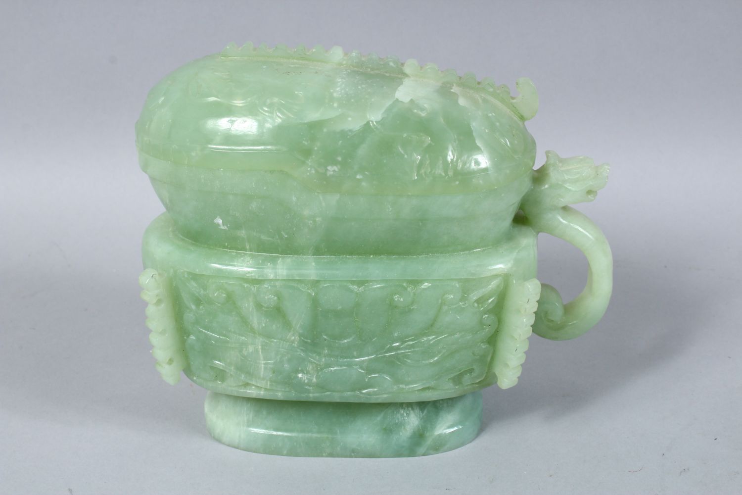 A LARGE 19TH / 20TH CENTURY CARVED JADE POT & COVER, carved in the form of a sauce boat, with a - Image 3 of 6