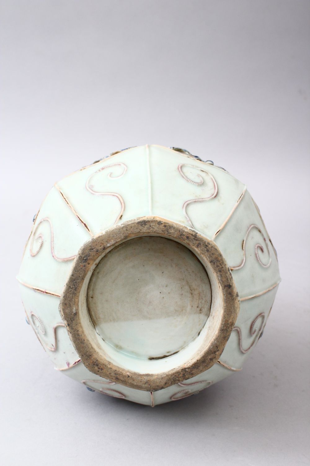 AN UNUSUAL CHINESE MOULDED / CLAIR DE LUNE CELADON BOTTLE VASE, the vase with relief moulded panel - Image 6 of 6