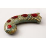 A GOOD EARLY 20TH CENTURY INDIAN MUGHAL CARVED JADE DAGGER KHANJAR HANDLE,the unusual carved