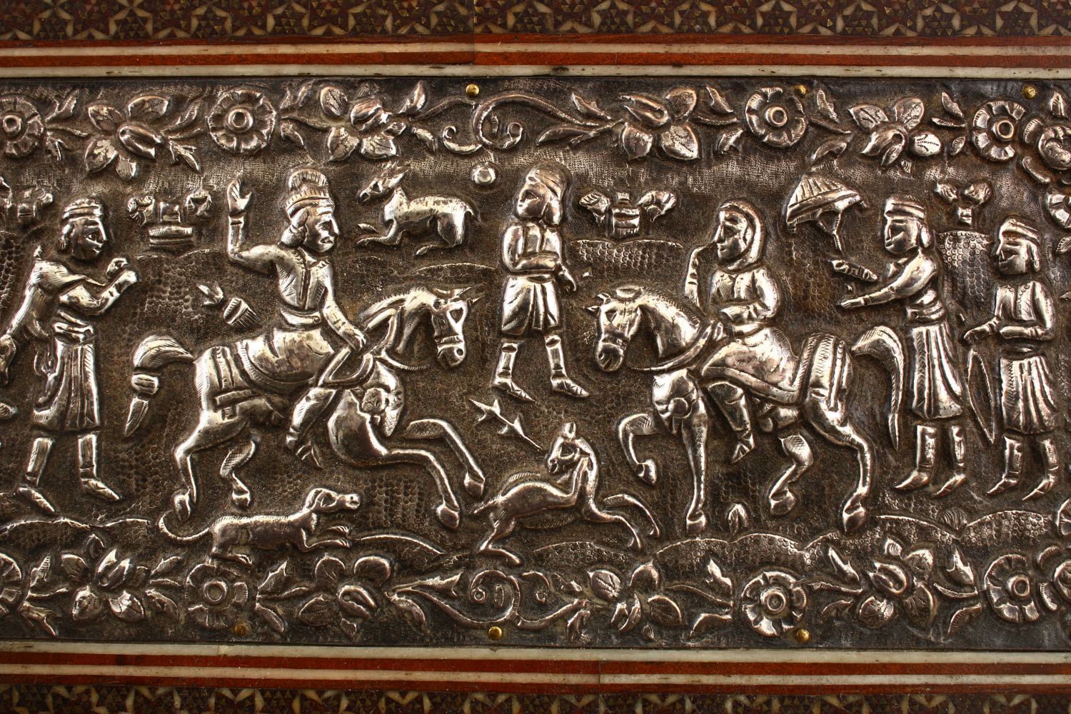 A GOOD IRANIAN SHIRAZ KHATEMI WOODEN & WHITE METAL BOX, the bod with inset white metal embossed - Image 4 of 10