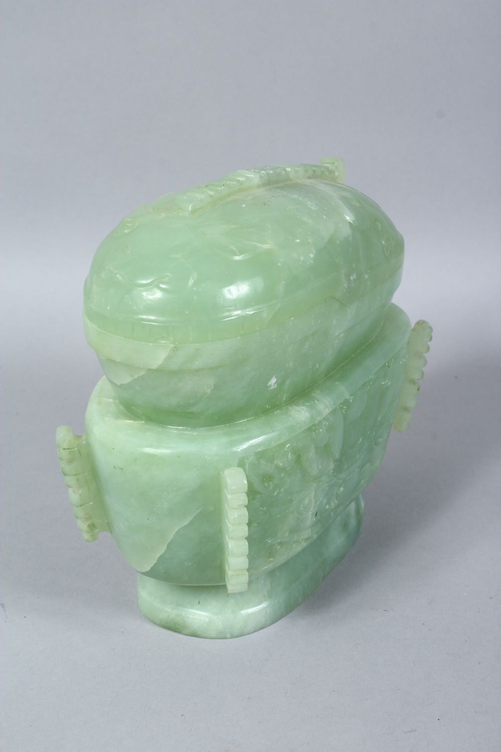 A LARGE 19TH / 20TH CENTURY CARVED JADE POT & COVER, carved in the form of a sauce boat, with a - Image 4 of 6