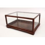 A GOOD CHINESE HARDWOOD & GLASS DISPLAY STAND, the lid glazed with a hardwood frame, 11.5cm high x