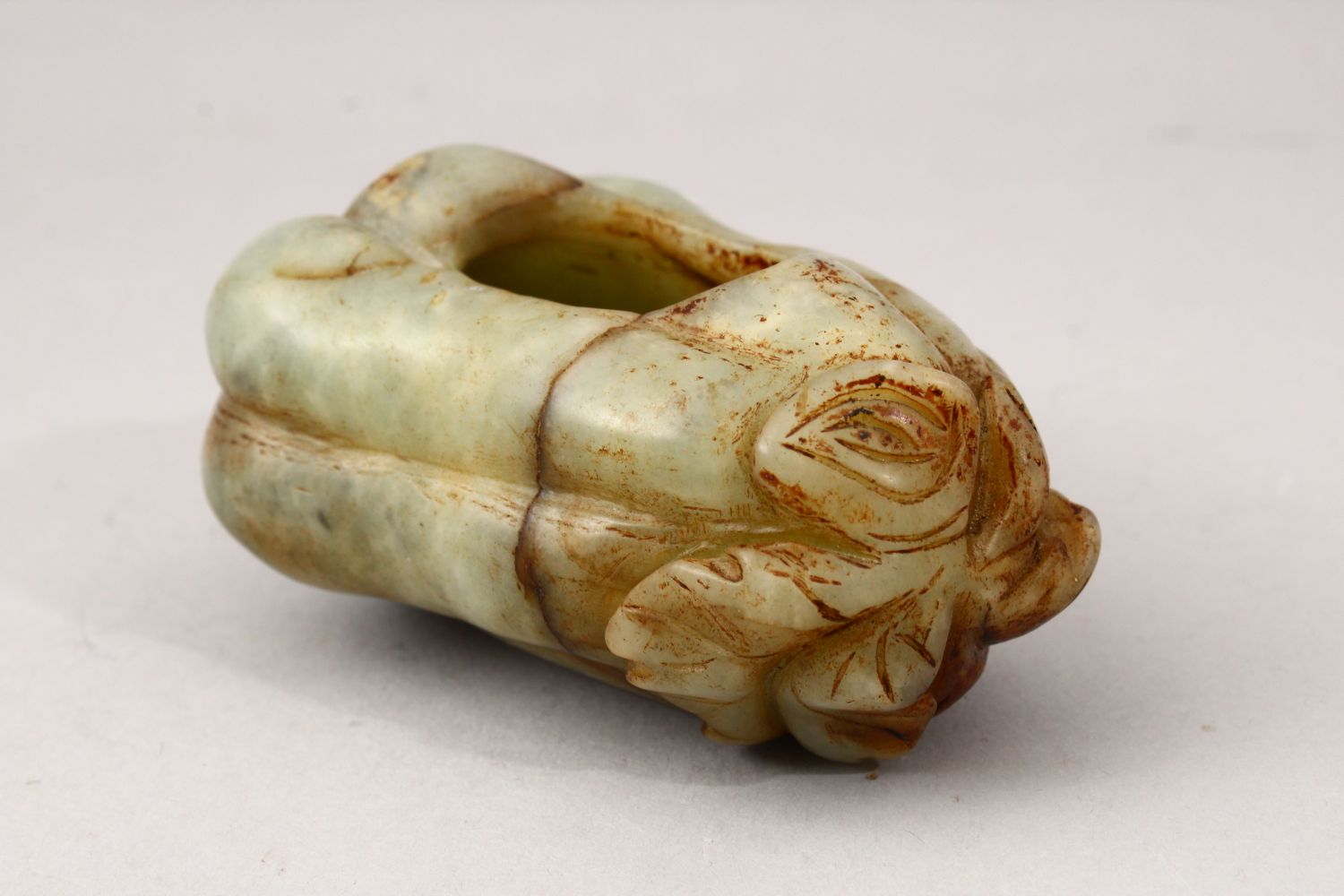 A GOOD 20TH CENTURY CHINESE CARVED JADE BRUSH WASH IN THE FORM OF A FRUIT, 9cm wide. - Image 2 of 4