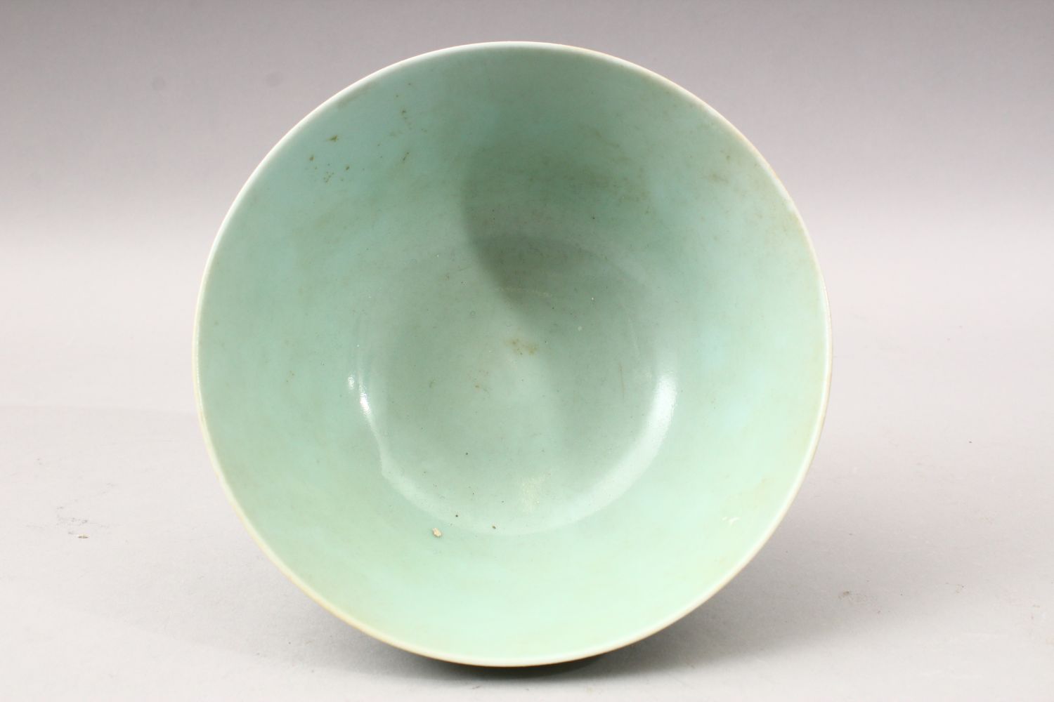 A GOOD 19TH CENTURY CHINESE MOULDED CELADON FISH BOWL, the bowl with moulded decoration depicting - Image 5 of 7