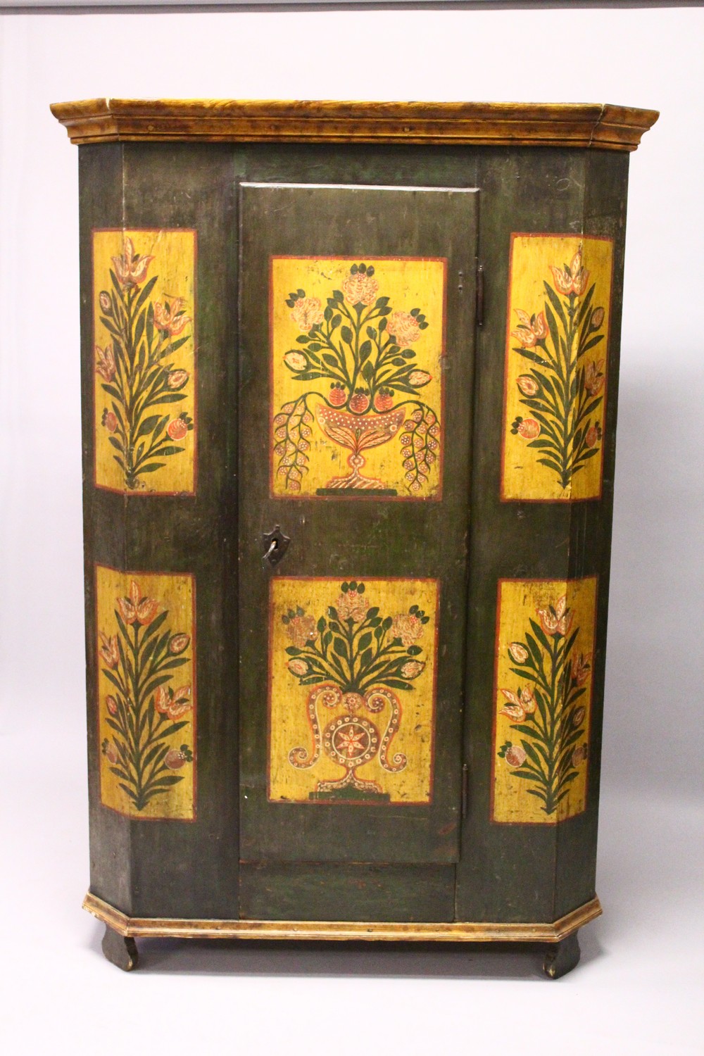 AN 18TH/19TH CENTURY AUSTRIAN PAINTED PINE CUPBOARD, with a single door, canted sides, all painted - Image 3 of 10