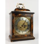 A GOOD EDWARDIAN BLACK LACQUER CASED MANTLE CLOCK, with French eight-day movement, with silvered