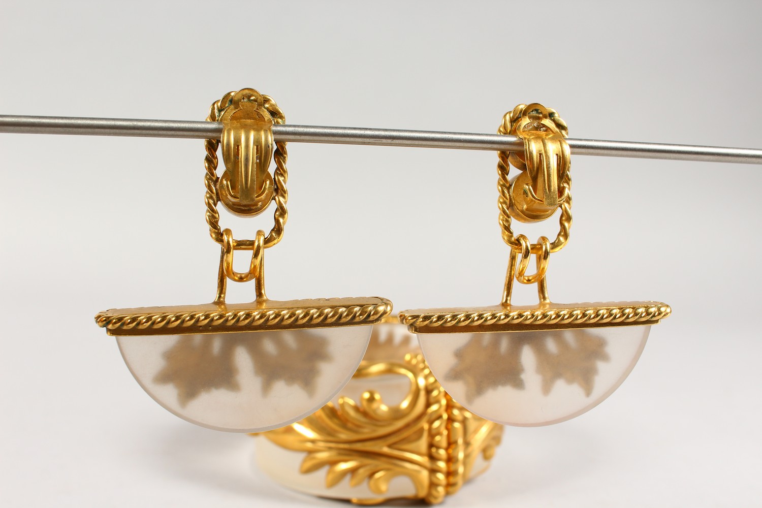 A LARGE CRYSTAL AND SILVER GILT BANGLE and PAIR OF EARRINGS. - Image 2 of 4