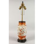 A JAPANESE IMARI-STYLE PORCELAIN LAMP. 14ins high to top of vase. 28ins total, extending to 32ins