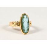 AN 18CT GOLD CAMEO RING.
