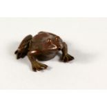 A SMALL JAPANESE BRONZE FROG.