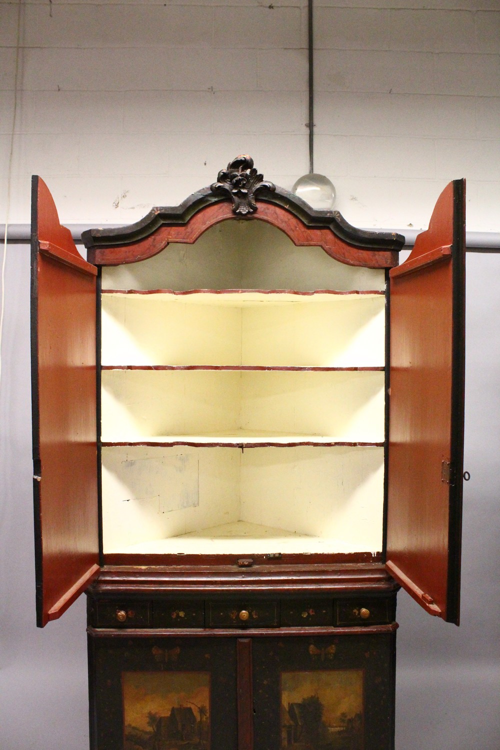 A GOOD 18TH CENTURY CONTINENTAL PAINTED PINE CORNER CUPBOARD, with a shaped and carved cornice, - Image 8 of 10