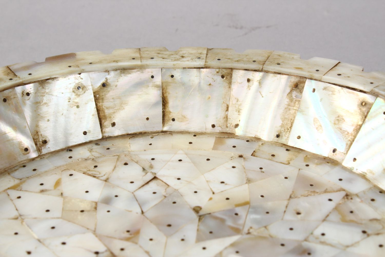 A GOOD 18TH / 19TH CENTURY GOA MOTHER OF PEARL DISH, the dish formed from sectional cuts of mother - Image 10 of 14