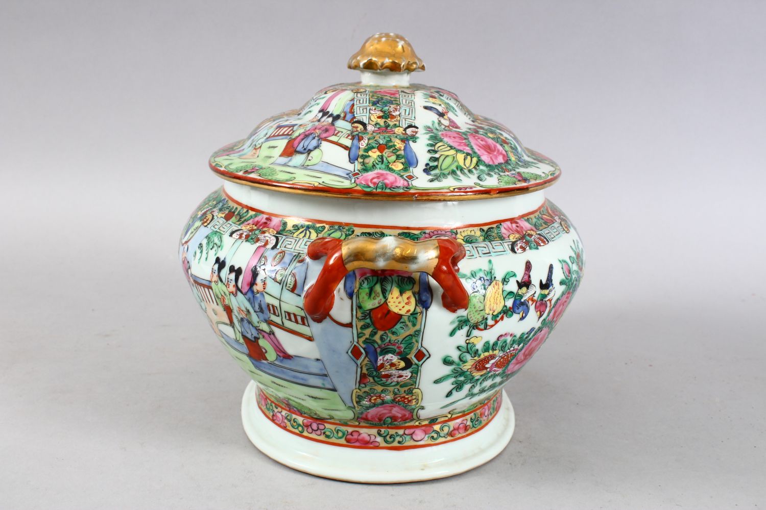 EARLY 20TH CENTURY CHINESE CANTON FAMILLE ROSE TUREEN AND COVER, decorated with panels of figures in - Image 2 of 10