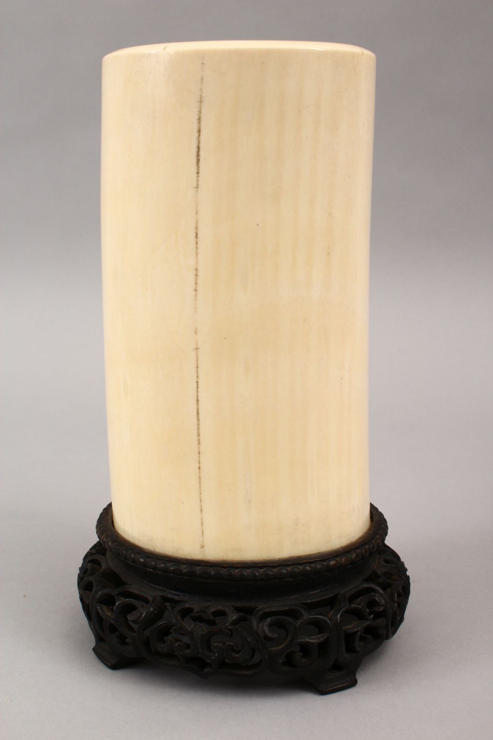 A GOOD CHINESE REPUBLIC PERIOD CARVED IVORY TUSK VASE ON STAND, the vase decorated with scenes of - Image 8 of 15