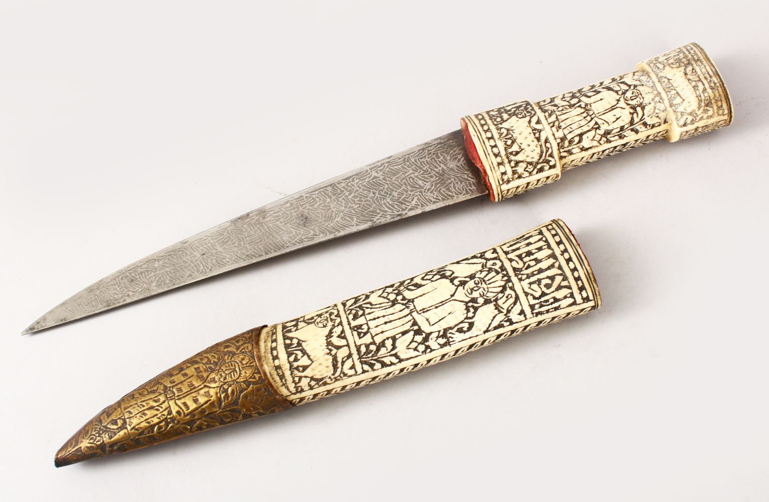 AN EARLY PERSIAN QAJAR HAND CARVED BONE / IVORY DAGGER, with carved decoration of figures and - Image 2 of 15