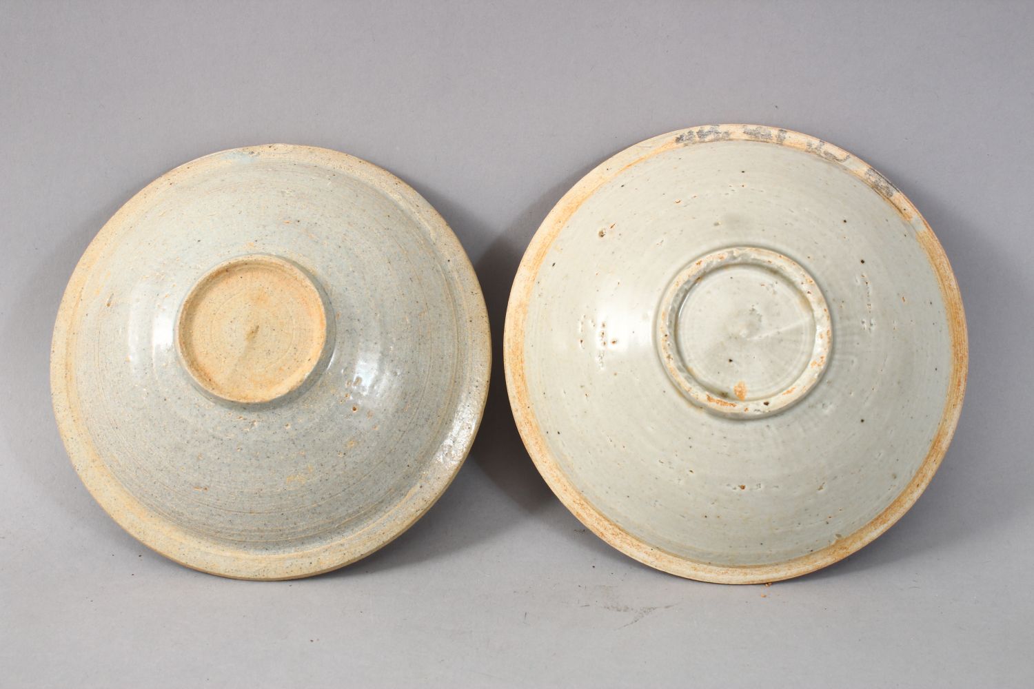 A GOOD PAIR OF EARLY CHINESE POTTERY BOWLS, 14.5cm diameter. - Image 4 of 8