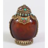 A GOOD 19TH / 20TH CENTURY TIBETAN HARD STONE REVERSE PAINTED SNUFF BOTTLE, the bottle with metal