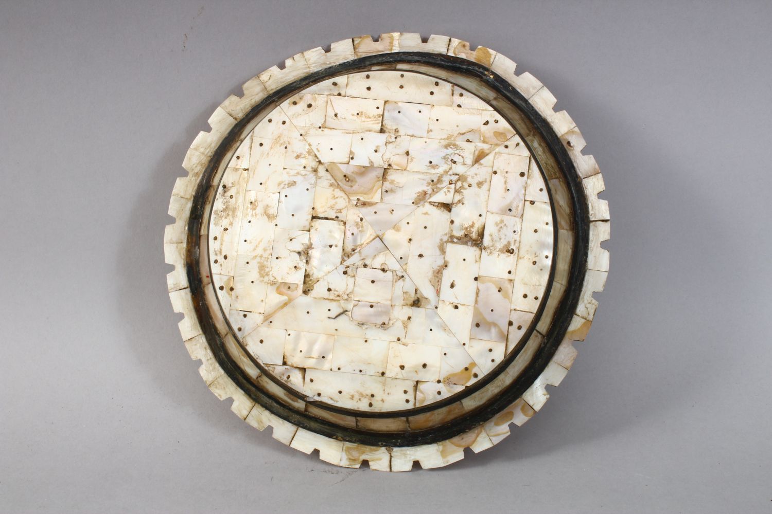 A GOOD 18TH / 19TH CENTURY GOA MOTHER OF PEARL DISH, the dish formed from sectional cuts of mother - Image 11 of 14