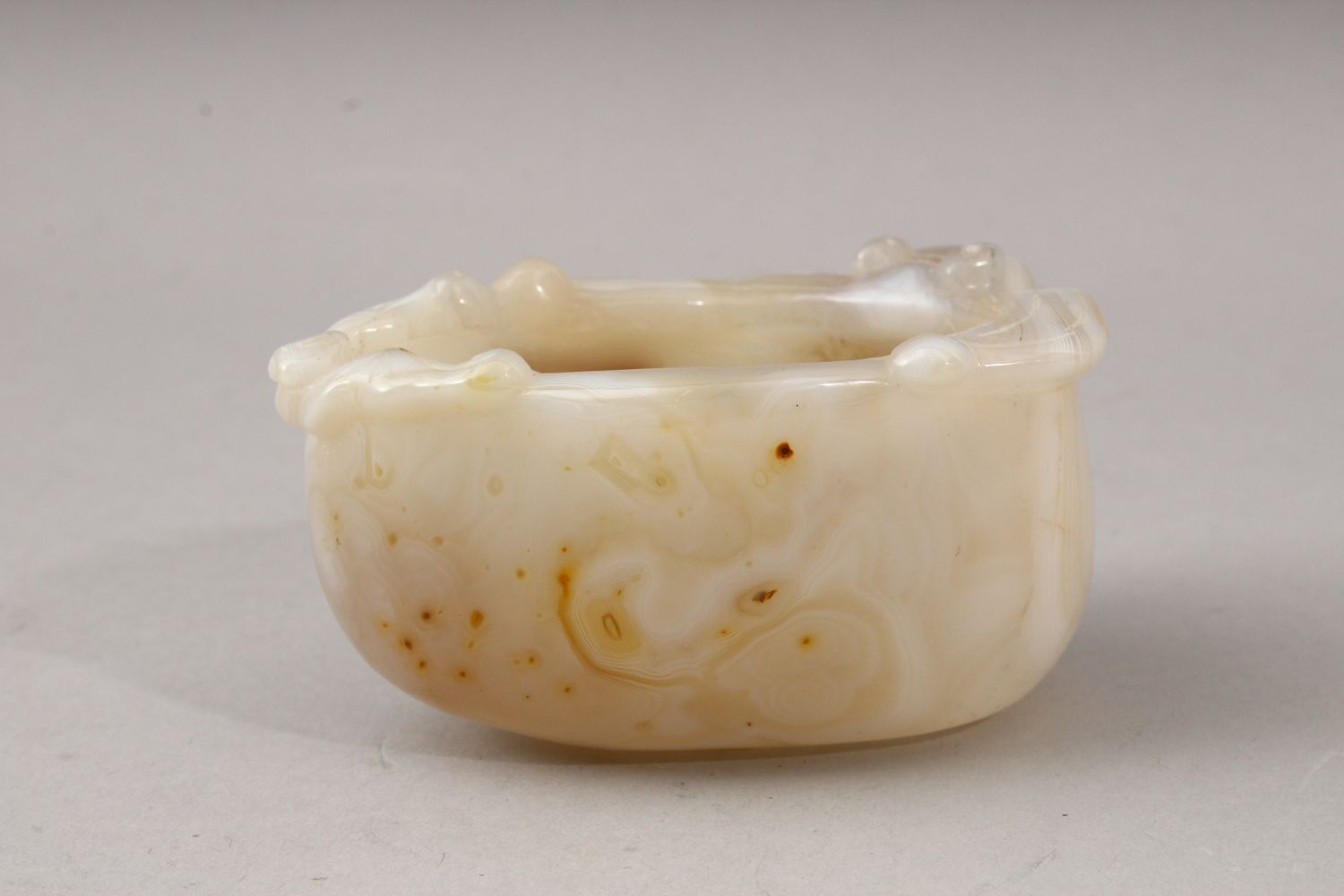 A GOOD 19TH / 20TH CENTURY CHINESE CARVED AGATE BOWL OF BATS, carved with scenes of two bats, 4. - Image 7 of 12