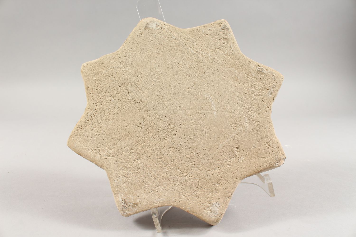 A GOOD ISLAMIC STAR / OCTAGONAL SHAPE CALLIGRAPHIC LUSTRE TILE, decorated with a continuous band - Image 3 of 13