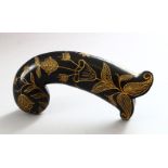 A GOOD EARLY 20TH CENTURY INDIAN MUGHAL CARVED JADE DAGGER KHANJAR HANDLE, incised gilded decoration